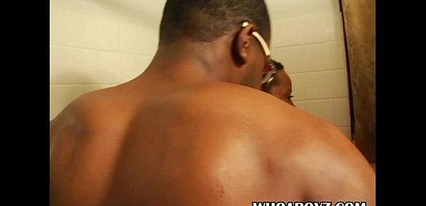  Chubby ebony chick needs help in the shower